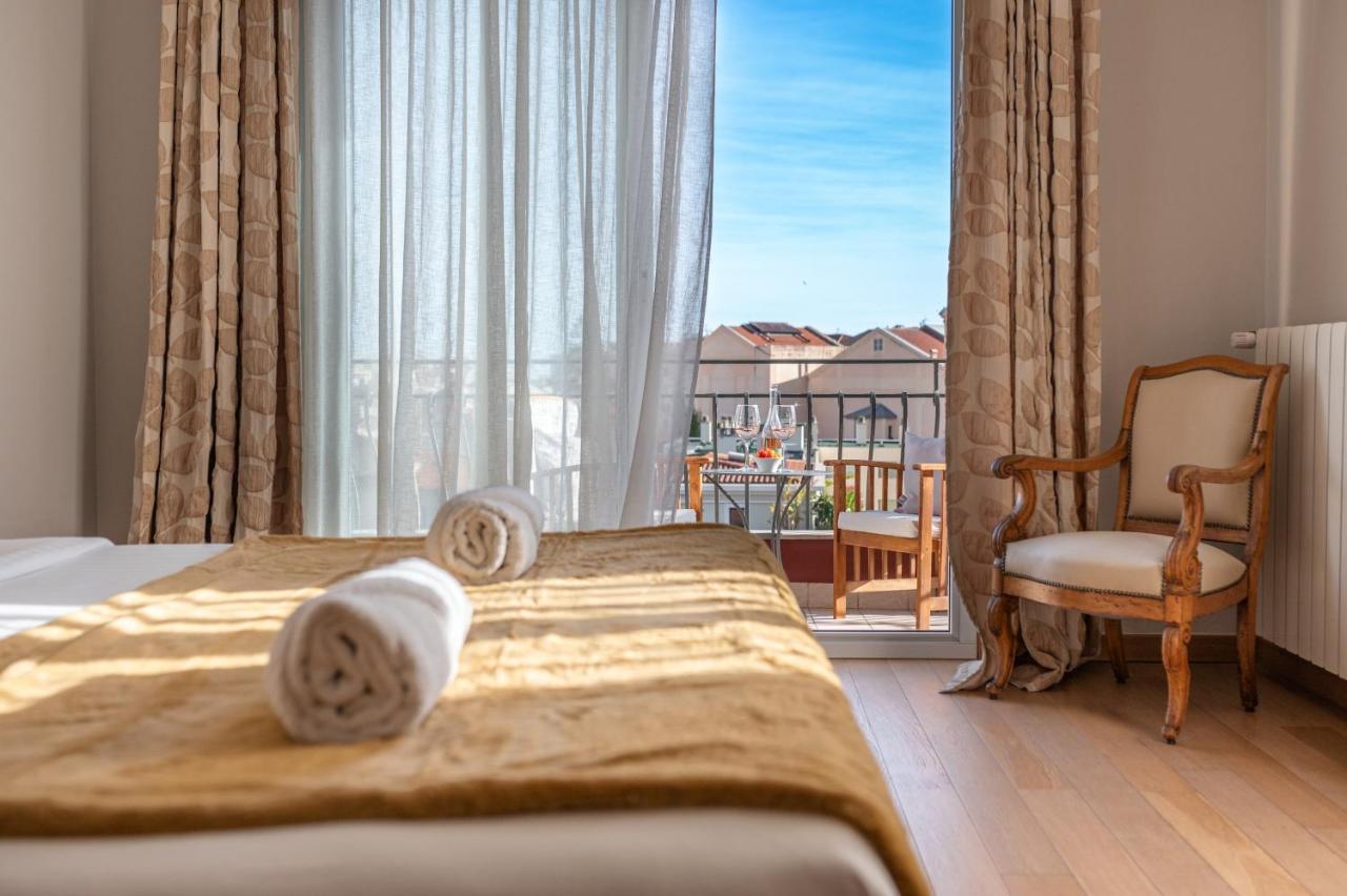 La Fabrique A Poupees - Chambres Et Appartements De Charme Au Coeur De Menton Exterior foto